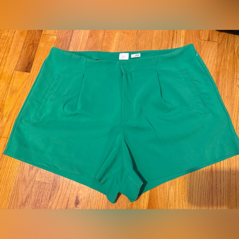 a new day Women's High Waist Shorts - Green